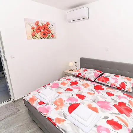 Apartament Luxury With Swimming Pool Ana *