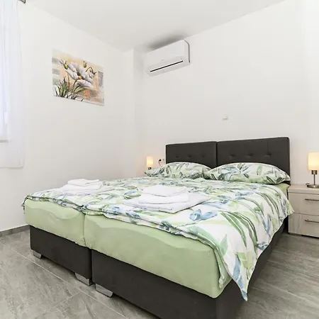 Appartement Luxury With Swimming Pool Ana Trogir
