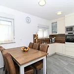 Apartment Luxury With Swimming Pool Ana *