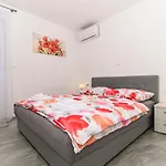 Apartment Luxury With Swimming Pool Ana *